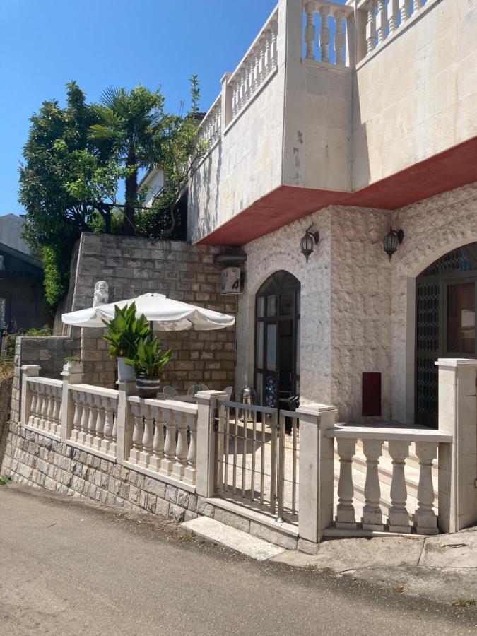 Guest House Vila Eli แฮร์เซ็ก-โนวี ภายนอก รูปภาพ