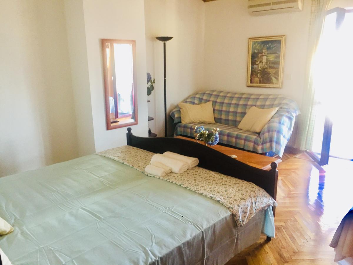 Guest House Vila Eli แฮร์เซ็ก-โนวี ภายนอก รูปภาพ